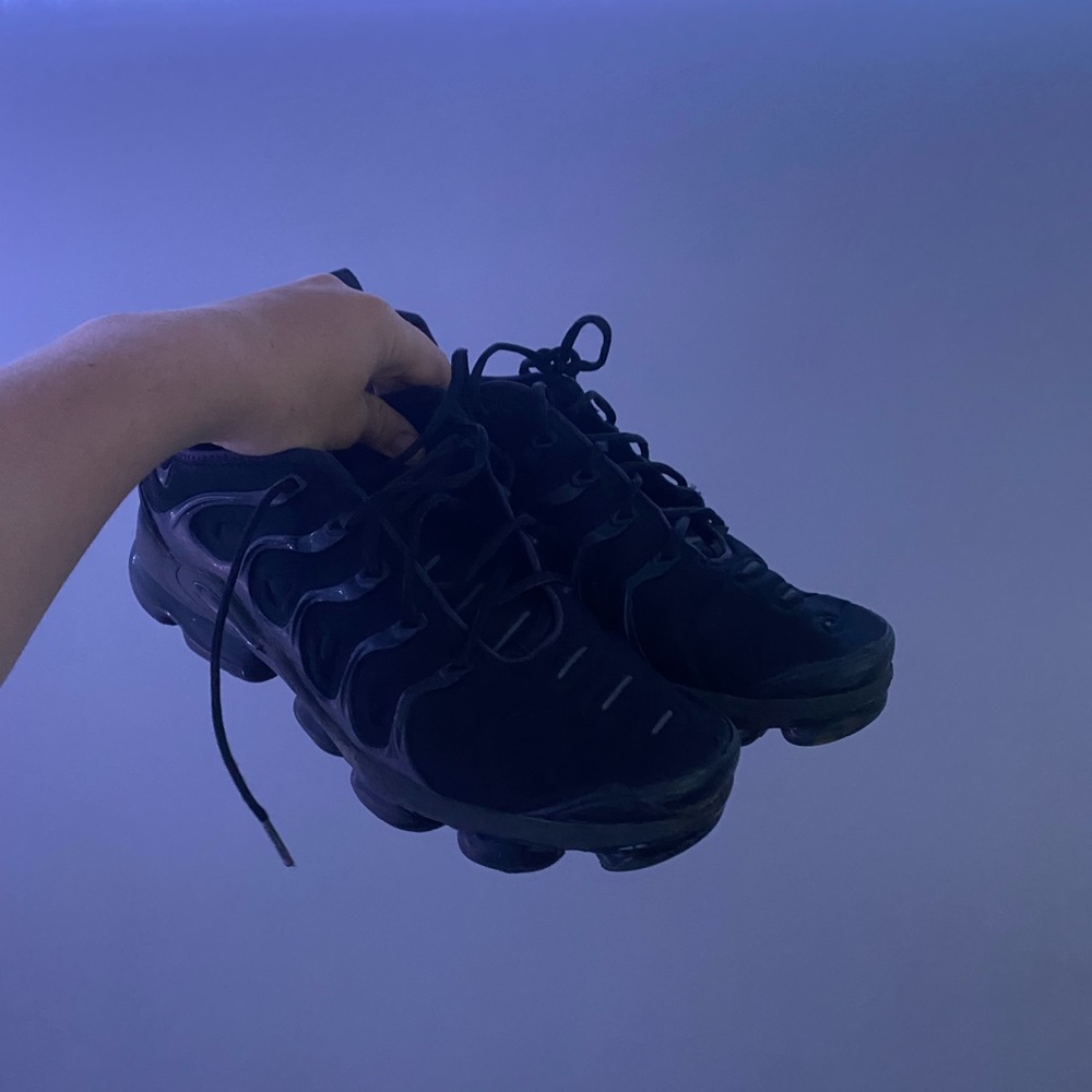 Vapor max shoes